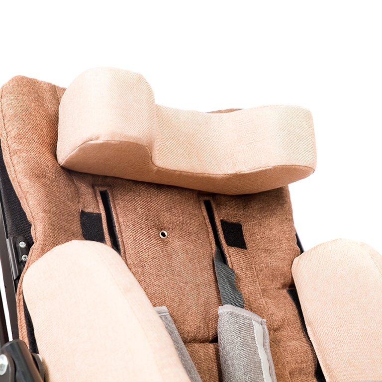 Мягкий подголовник регулируется по высоте установки.jpg