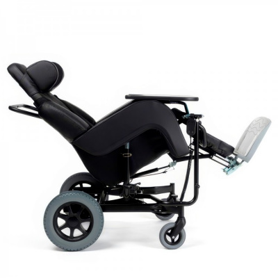 Кресло-коляска инвалидная повышенной комфортности Vermeiren Coraille E (со столом)