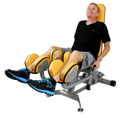 Гидравлический тренажер AMF «Сведение / разведение ног» M1156